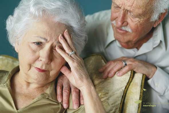 Quando contratar um cuidador de idosos para o paciente de Alzheimer?
